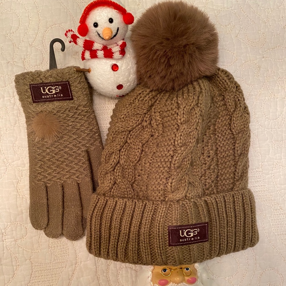 Ugg 2 pc hat and gloves set